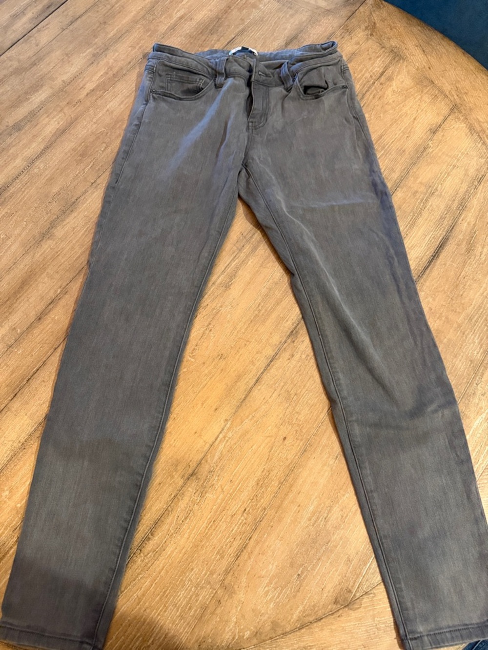 CAbi Skinny Jeans in Dark Gray